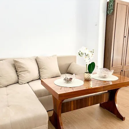 Seaside 2br Apartment *