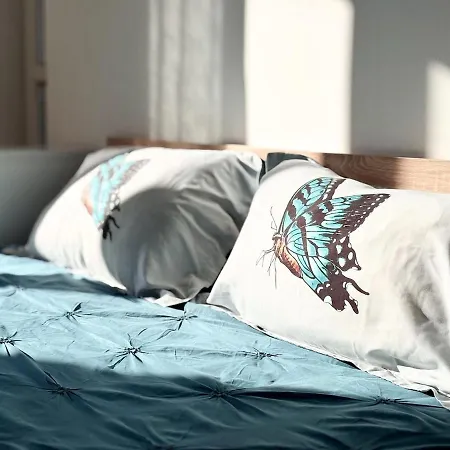 Seaside 2br Apartment Warna