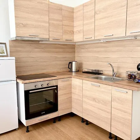 Seaside 2br Free Parking *