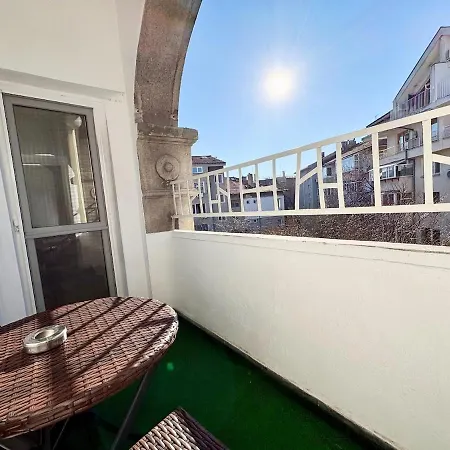 Seaside 2br Free Parking Apartment *